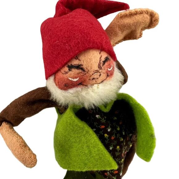 Annalee Mobilitee Vintage Christmas Gnome Elf Red Hat Green Vest Poseable 1971 - Picture 2 of 8